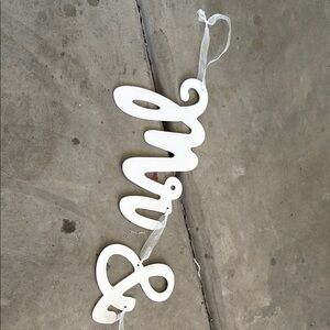 Wedding Elegant White 'Mr & Mrs' Wall Decor